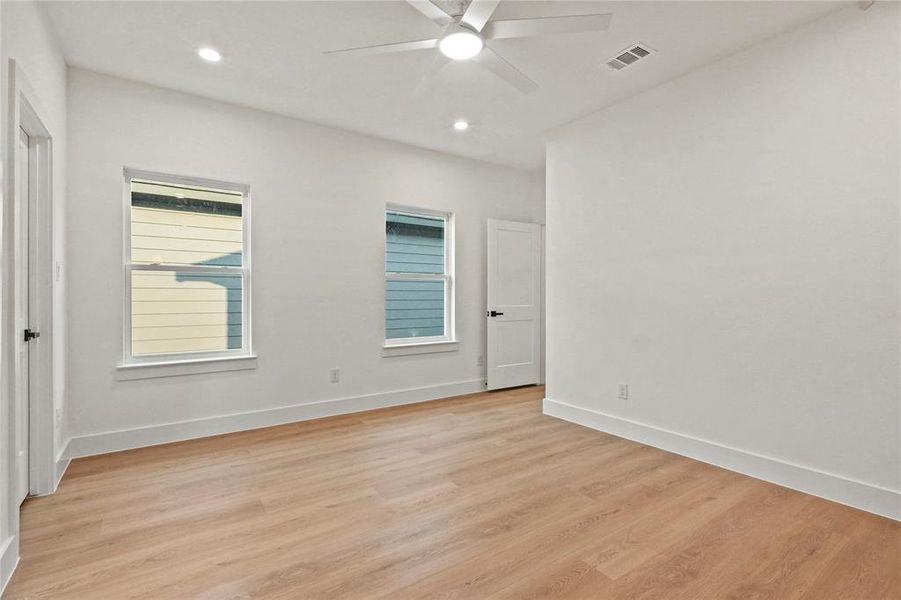 Spacious, unfurnished interior of a new home in , Dallas (Image 15). Spacious, unfurnished interior of a new home in , Dallas (Image 15).