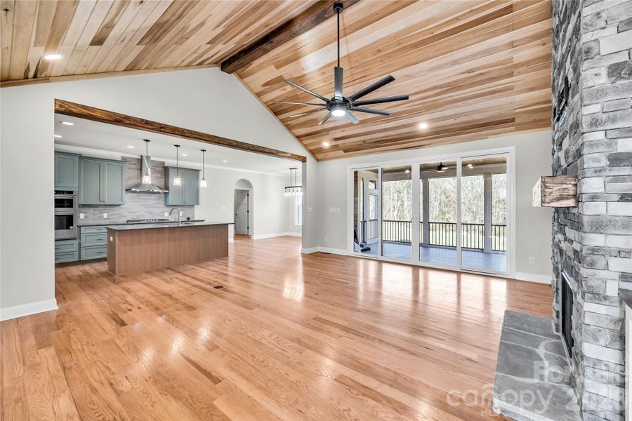 Spacious, unfurnished interior of a new home in , Salisbury (Image 23).