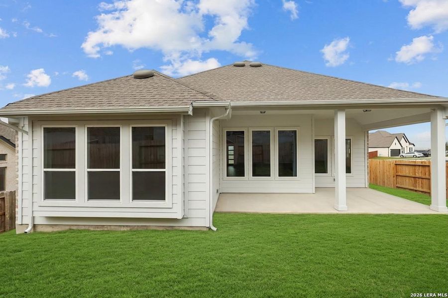 Exterior details and patio area of a home in Homestead, Schertz (Image 25).