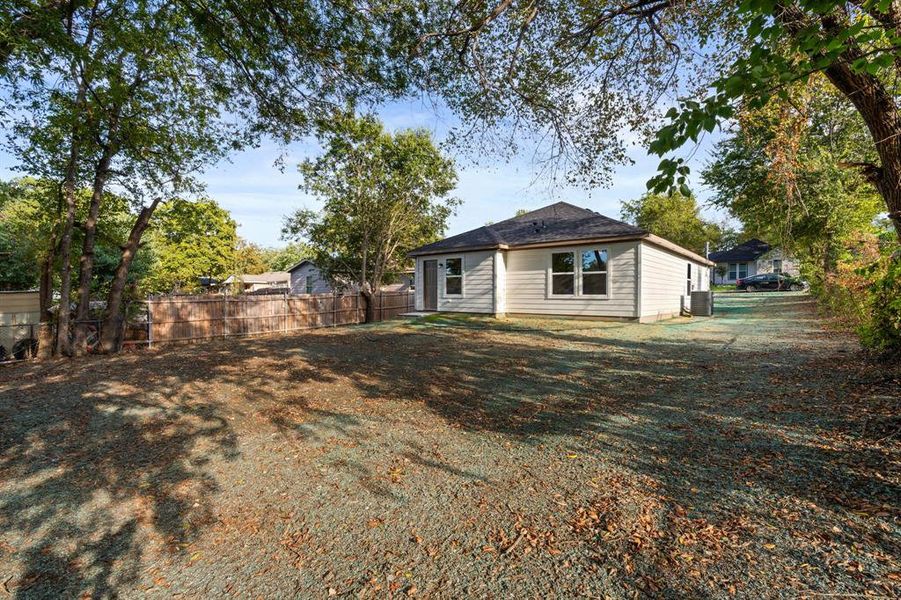Exterior details and patio area of a home in , Wilmer (Image 3).