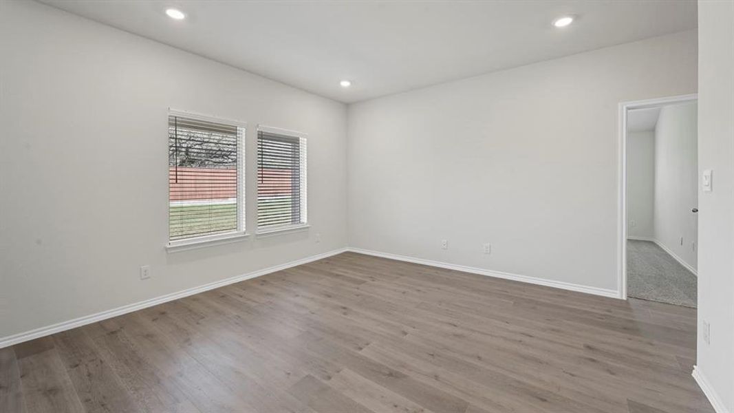 Spacious, unfurnished interior of a new home in Frontier Pointe, Princeton (Image 26).