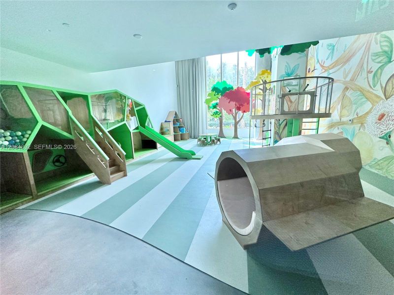 Community amenities in , Miami (Image 35).