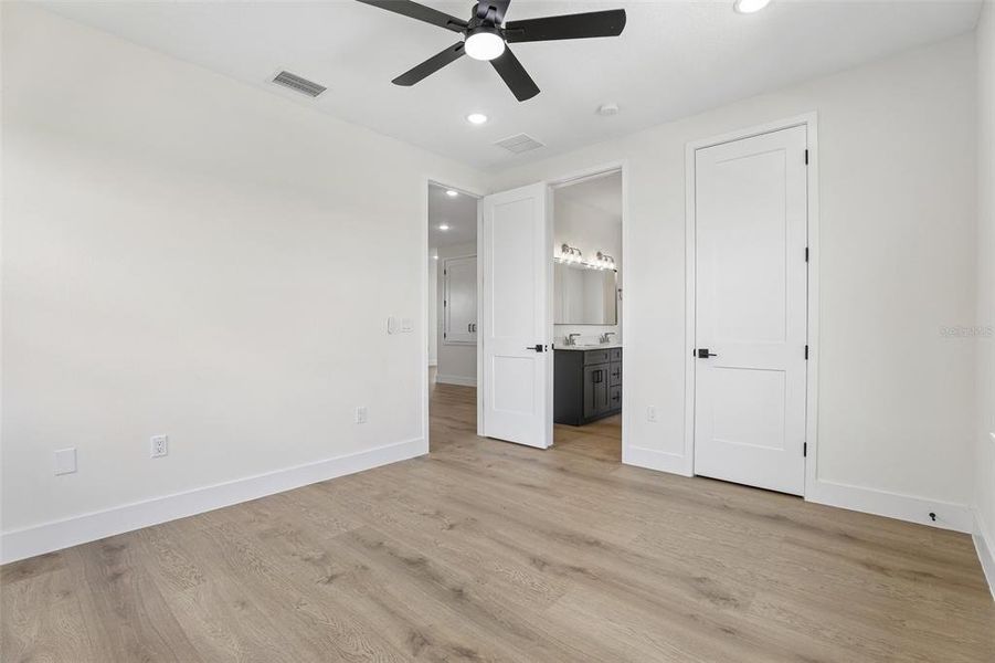 Spacious, unfurnished interior of a new home in , Auburndale (Image 52).