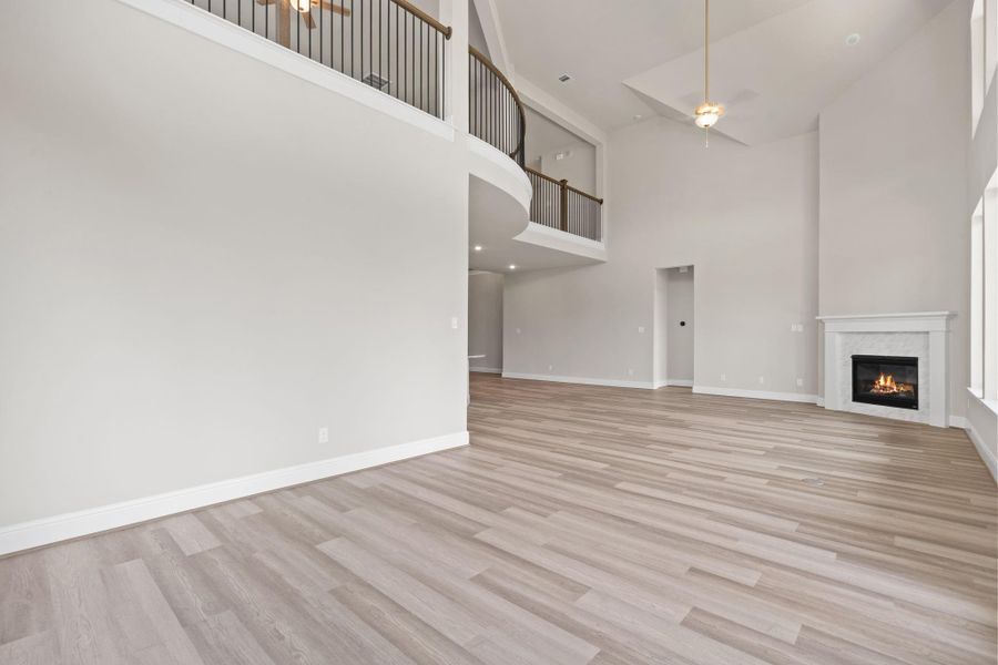 Spacious, unfurnished interior of a new home in Coastal Point, League City (Image 24).