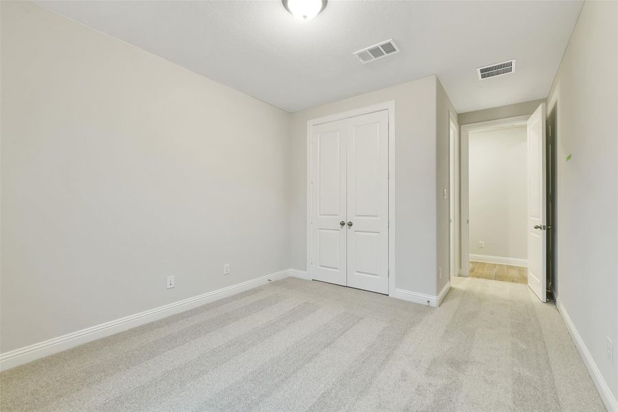 Spacious, unfurnished interior of a new home in Evergreen 60', Conroe (Image 11).