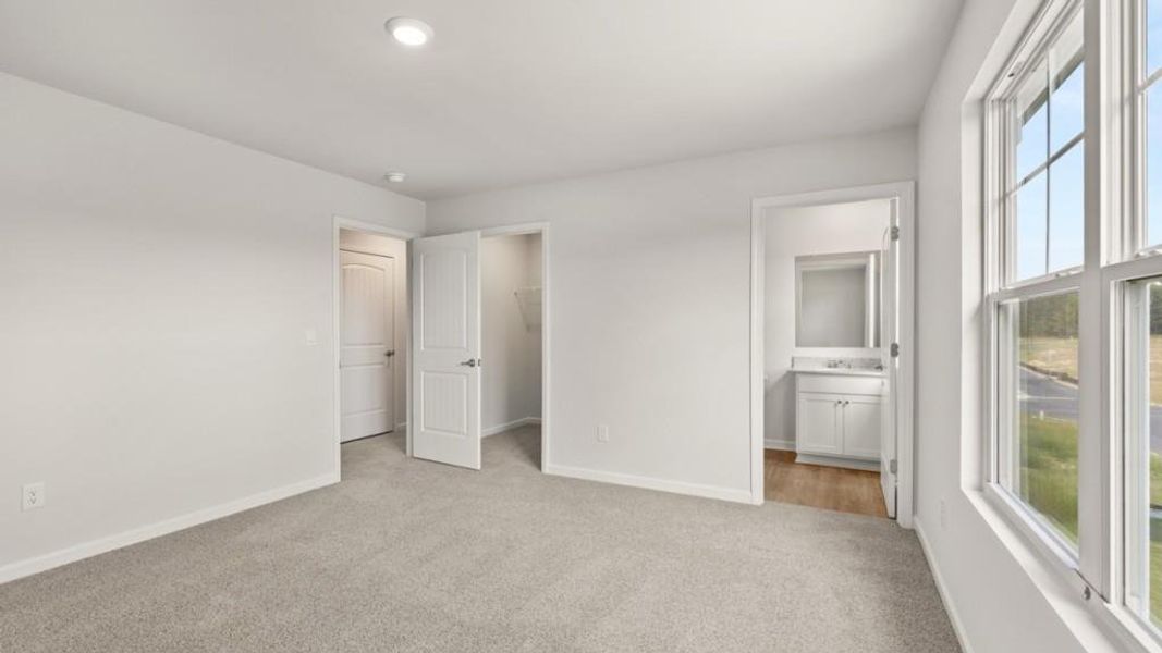 Spacious, unfurnished interior of a new home in Fairway 17 at Mirror Lake, Villa Rica (Image 25).