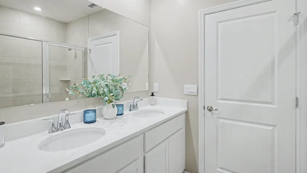 Representative furnished interior of a home built from the Lexington by Maronda Homes in Malabar Springs, Palm Bay (Image 37).