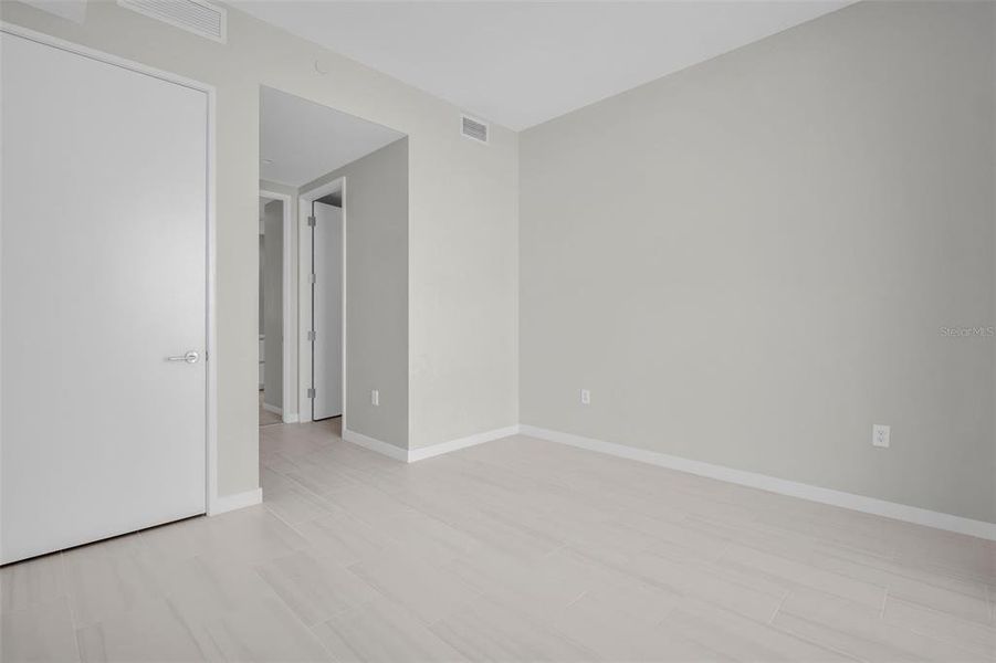 Spacious, unfurnished interior of a new home in , St. Petersburg (Image 72).