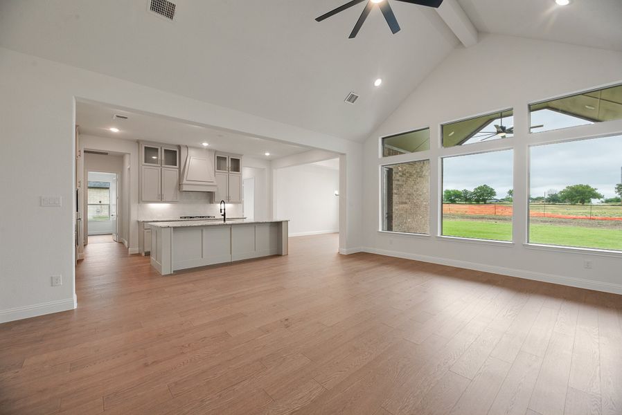 Spacious, unfurnished interior of a new home in Paloma Ranch, New Fairview (Image 12).