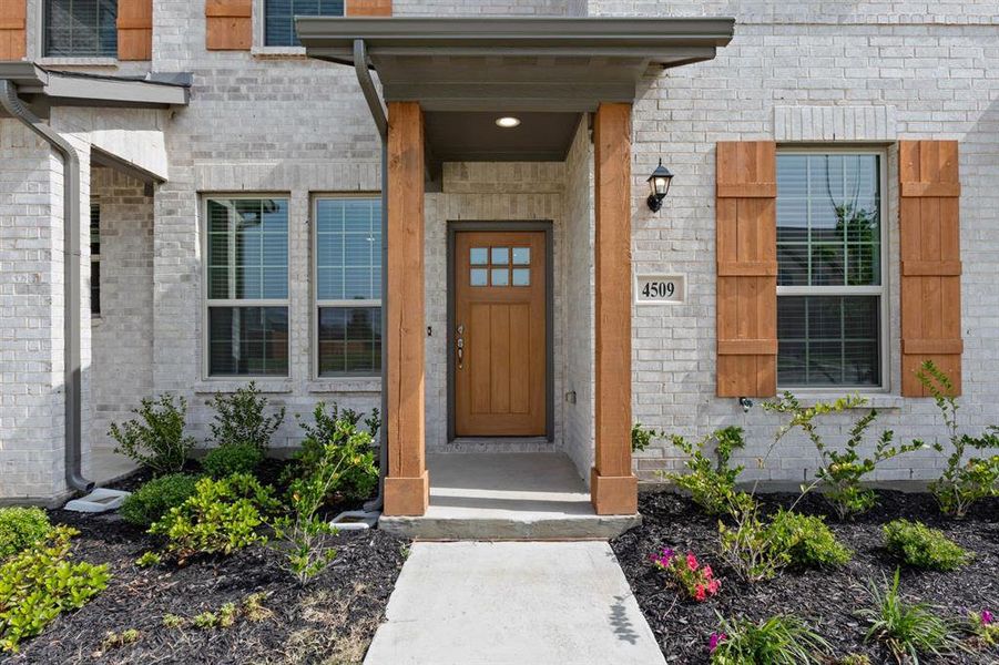 4509 Avion-Porch-1
