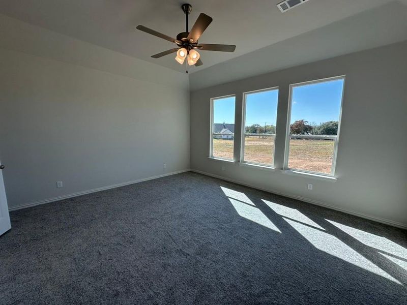 Spacious, unfurnished interior of a new home in Covenant Springs, Springtown (Image 9).
