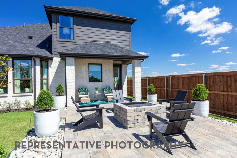 Exterior details and patio area of a home in Brookewater, Rosenberg (Image 2).