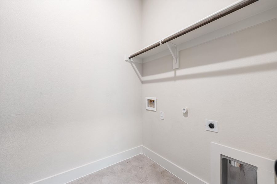 Spacious, unfurnished interior of a new home in Eagle Ridge Estates, Weatherford (Image 33).