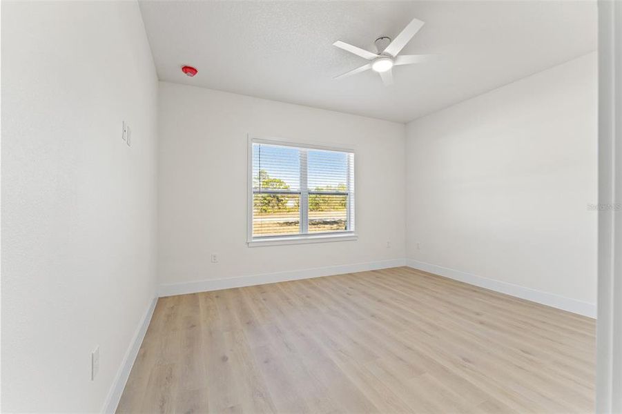 Spacious, unfurnished interior of a new home in , Weeki Wachee (Image 29).