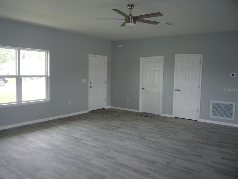 Spacious, unfurnished interior of a new home in , Ocala (Image 14).