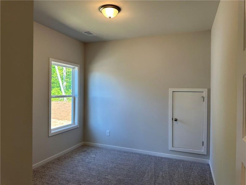 Spacious, unfurnished interior of a new home in Rosewood Lake Preserve, Hoschton (Image 32).