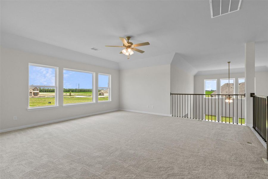 Spacious, unfurnished interior of a new home in Creekhaven, Iowa Colony (Image 19). Spacious, unfurnished interior of a new home in Creekhaven, Iowa Colony (Image 19).