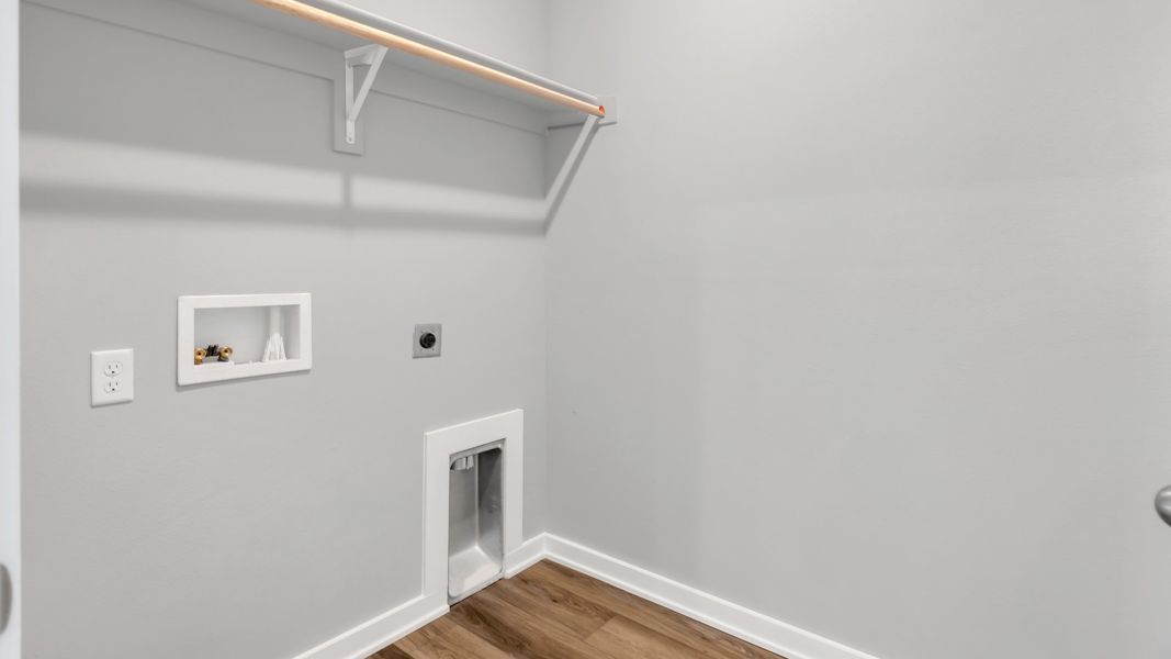 Spacious, unfurnished interior of a new home in Overlook West, Wolfforth (Image 15).