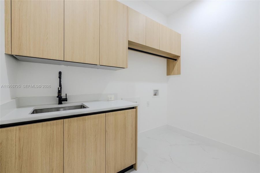 Close-up of interior finishes inside a home in , Cape Coral (Image 19).