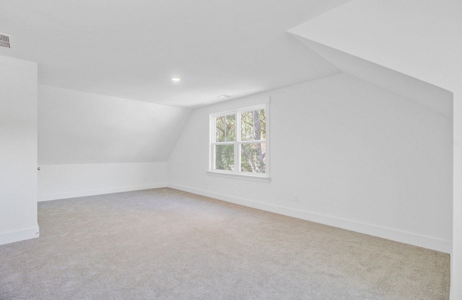 Spacious, unfurnished interior of a new home in , Charleston (Image 28).