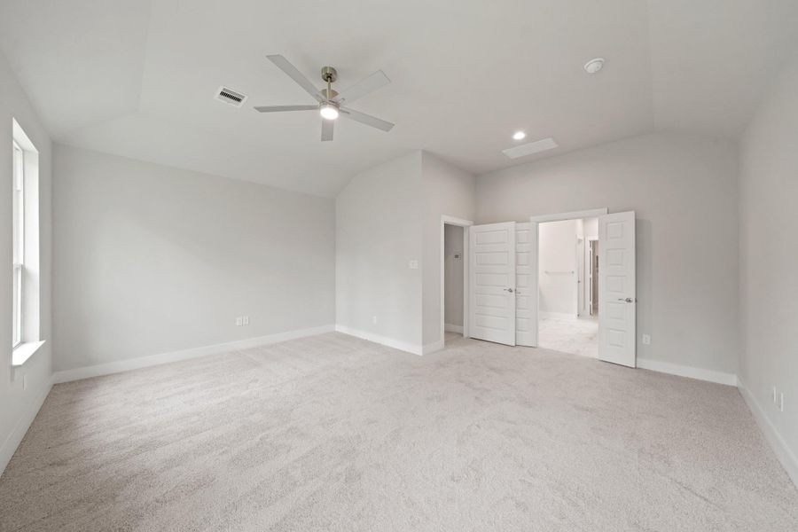 Spacious, unfurnished interior of a new home in Barton Creek Ranch, Conroe (Image 10). Spacious, unfurnished interior of a new home in Barton Creek Ranch, Conroe (Image 10).