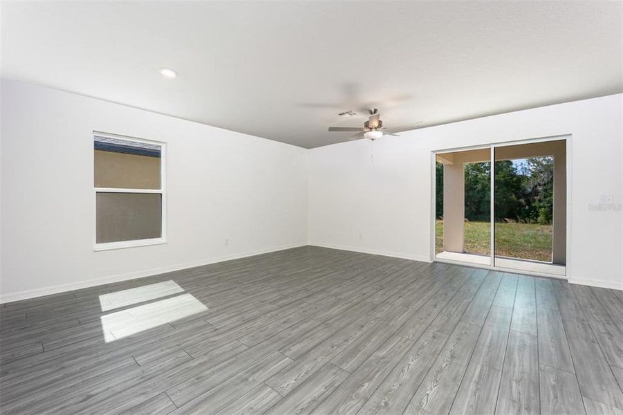 Spacious, unfurnished interior of a new home in Gum Lake Preserve, Lake Alfred (Image 11).