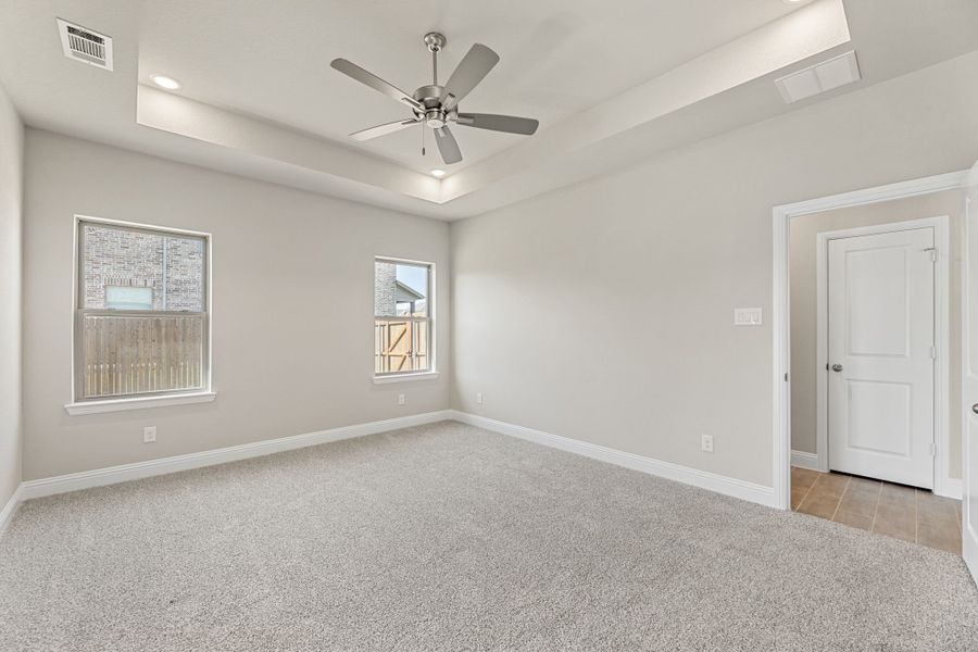 Spacious, unfurnished interior of a new home in Fair Oaks, Bridgeport (Image 28).