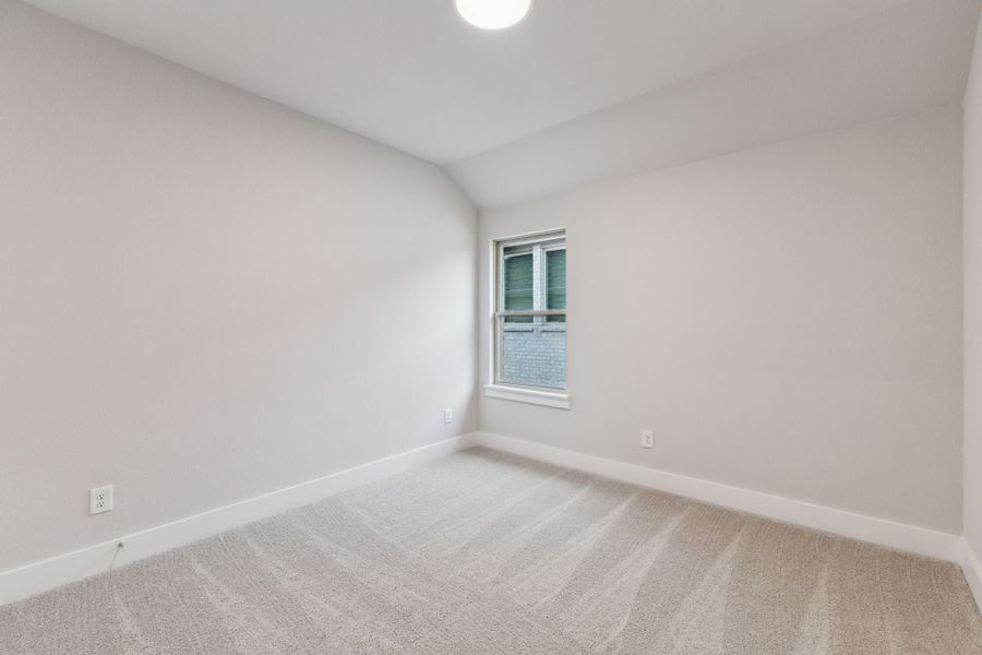Spacious, unfurnished interior of a new home in Painted Tree Lakeside, McKinney (Image 31).