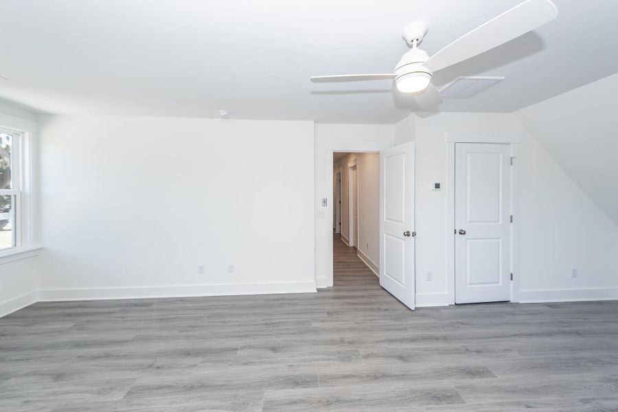 Spacious, unfurnished interior of a new home in , North Charleston (Image 26).