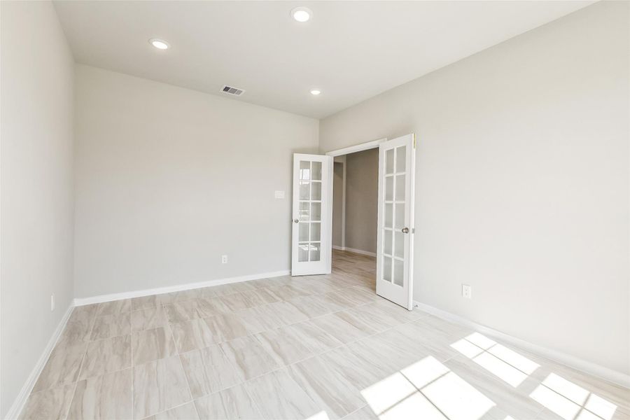 Spacious, unfurnished interior of a new home in Stone Creek Ranch, Hockley (Image 37).