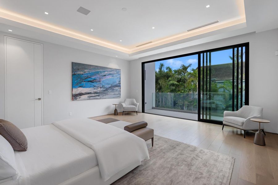 Furnished interior view inside a new home in , West Palm Beach (Image 4).