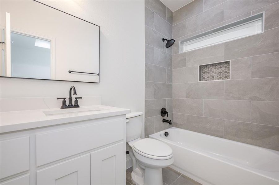 Furnished interior view inside a new home in , Terrell (Image 10).