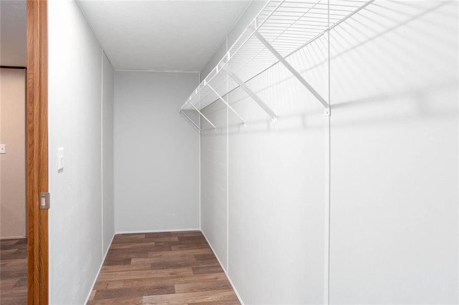 Spacious, unfurnished interior of a new home in , Dallas (Image 8).