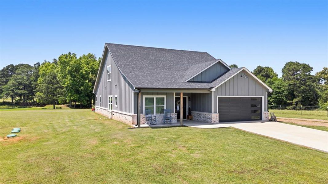 Exterior details and patio area of a home in , Winona (Image 19).