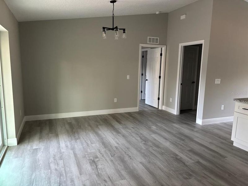 Spacious, unfurnished interior of a new home in , Citrus Springs (Image 29).