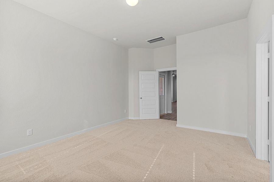 Spacious, unfurnished interior of a new home in Cypresswood Landing, Humble (Image 15).