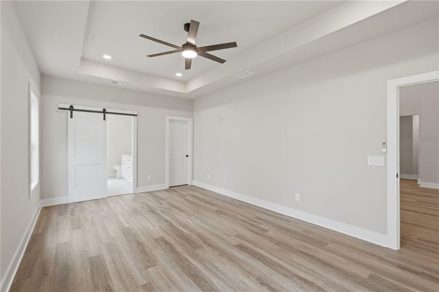 Spacious, unfurnished interior of a new home in , Gainesville (Image 30).