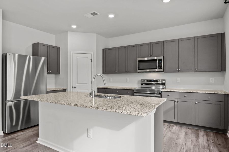 30-web-or-mls-IMG_9842 30-web-or-mls-IMG_9842