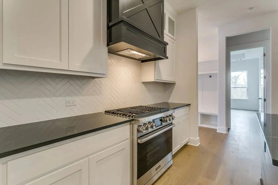 Representative furnished interior of a home built from the The Kellyn by Elmwood Custom Homes in Byrum Ranch, Maypearl (Image 12). Representative furnished interior of a home built from the The Kellyn by Elmwood Custom Homes in Byrum Ranch, Maypearl (Image 12).