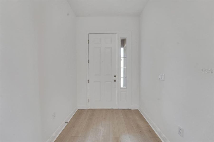 Spacious, unfurnished interior of a new home in Palms at Windermere, Windermere (Image 22).