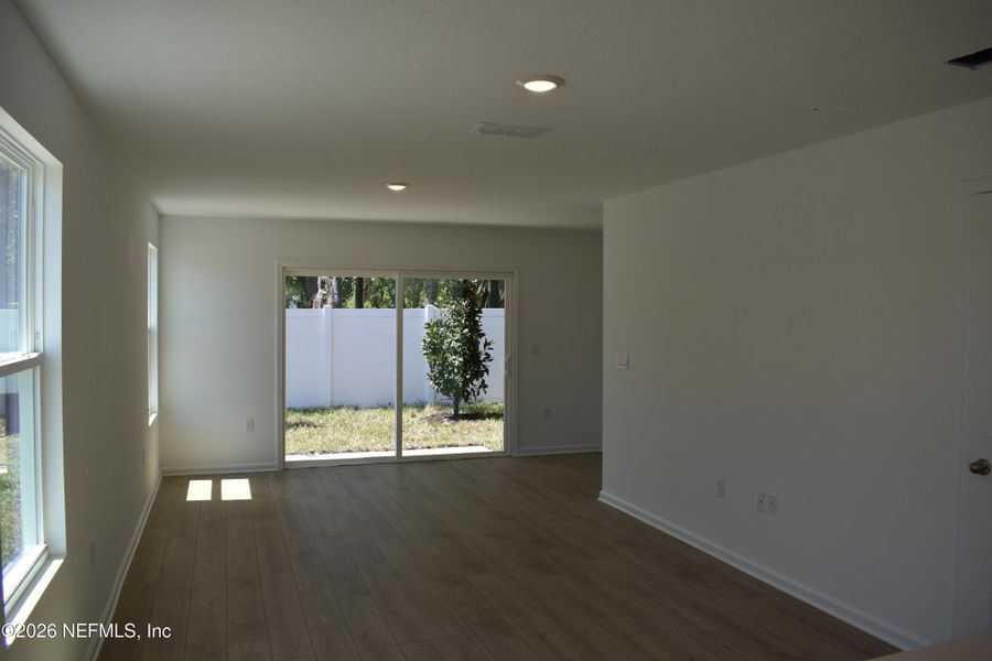 Spacious, unfurnished interior of a new home in Irongate Villas, Jacksonville (Image 21).
