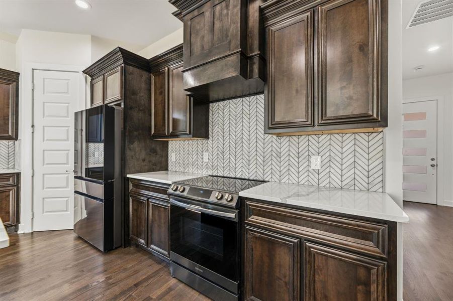 Furnished interior view inside a new home in , Dallas (Image 7).