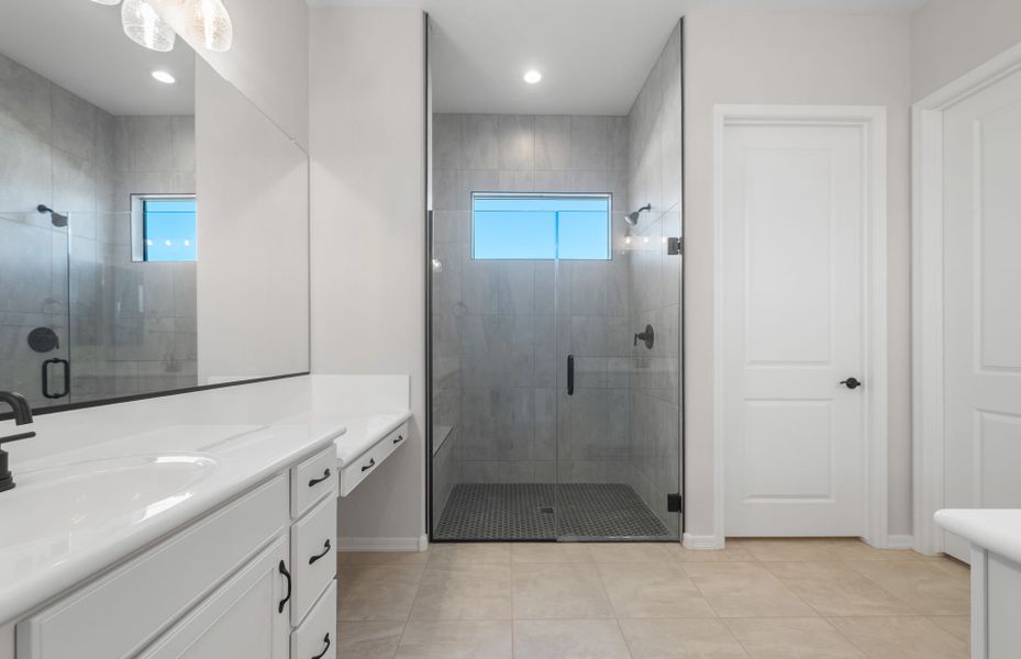 Furnished interior view inside a new home in Sun City Anthem at Merrill Ranch, Florence (Image 10).