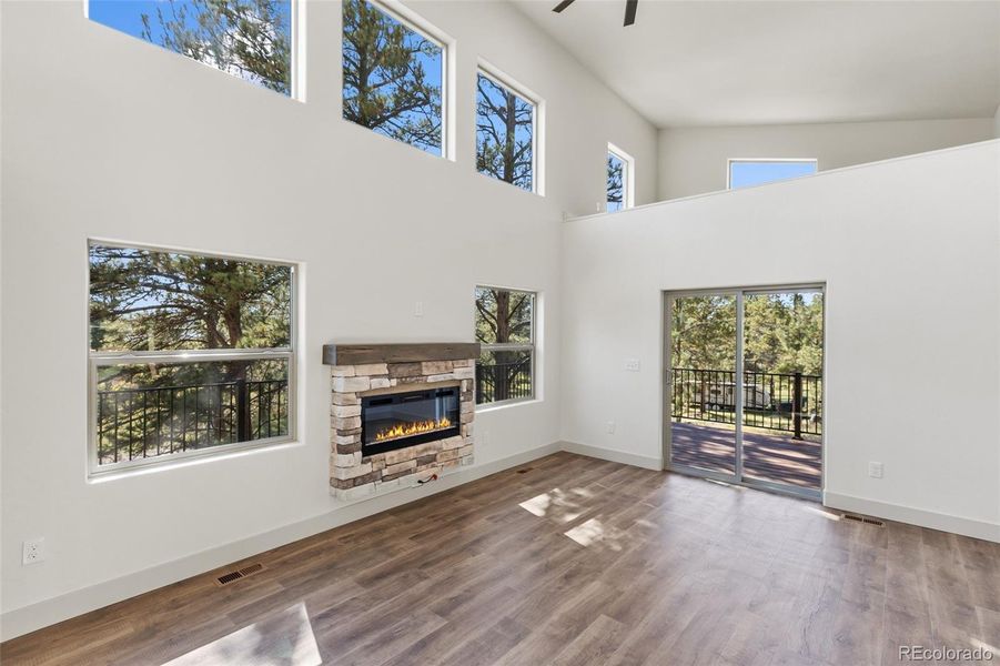 Spacious, unfurnished interior of a new home in , Florissant (Image 27).