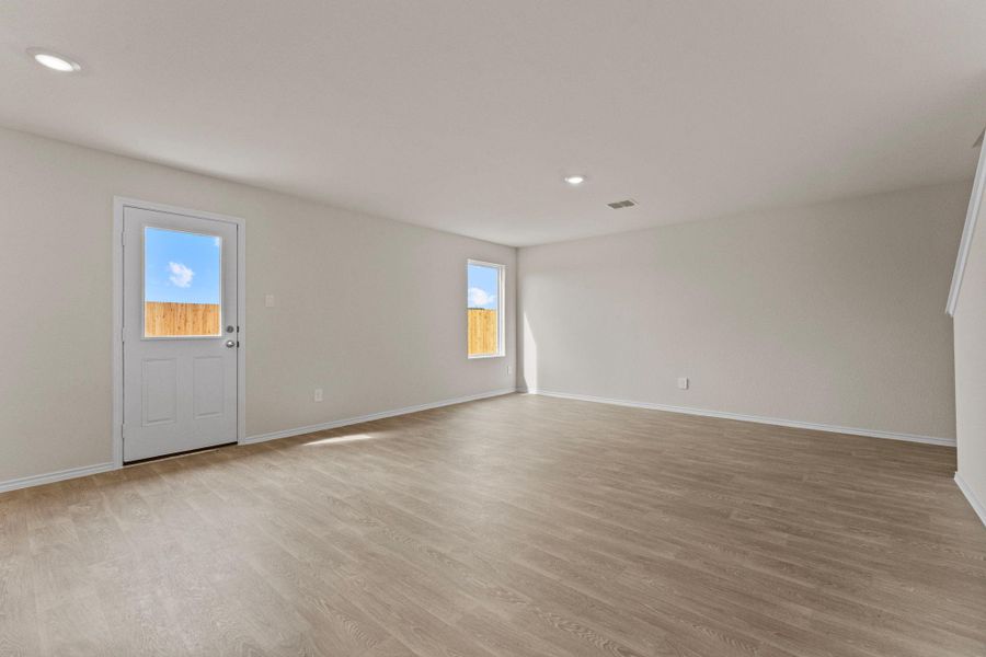 Spacious, unfurnished interior of a new home in Bollinger, Maxwell (Image 18).