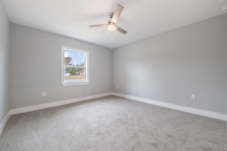Spacious, unfurnished interior of a new home in , Dade City (Image 32).