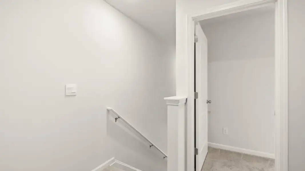 Spacious, unfurnished interior of a new home in Woodbury Park, South Fulton (Image 16).