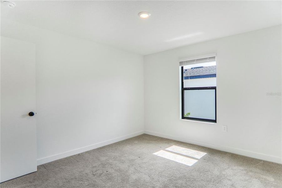 Spacious, unfurnished interior of a new home in , Kissimmee (Image 15).