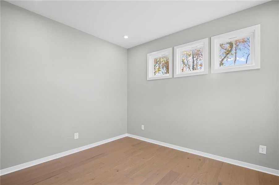 Spacious, unfurnished interior of a new home in Pickens Bluff, Hiram (Image 30).