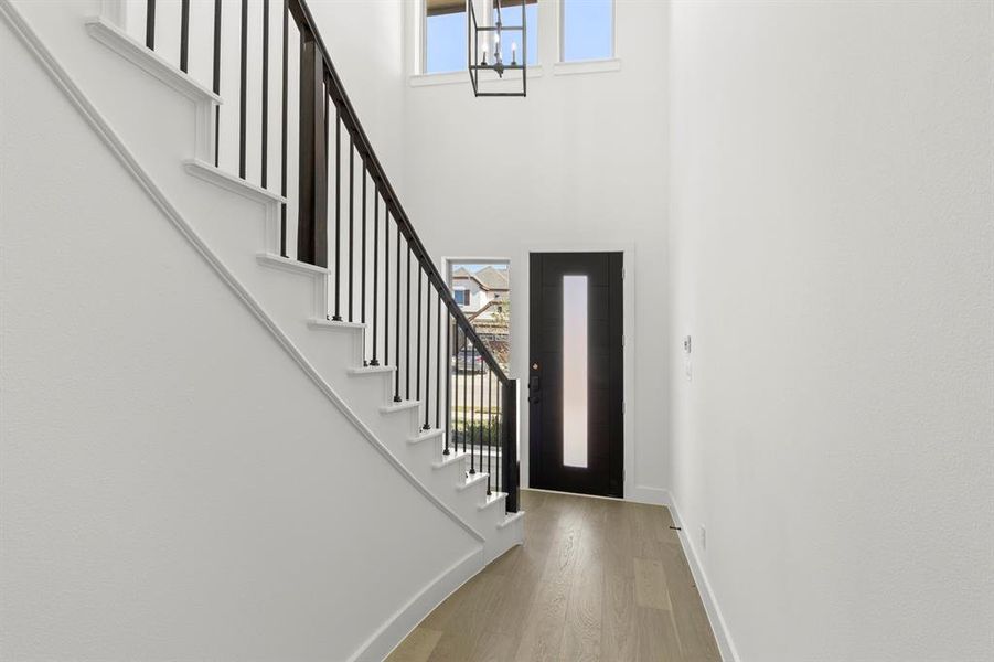 2_03. 713 Valley Pines - Entry